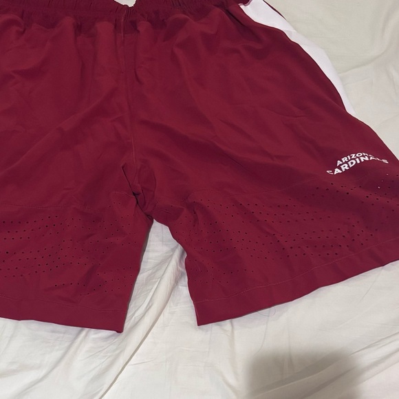Arizona Cardinals shorts in Red - Picture 1 of 2